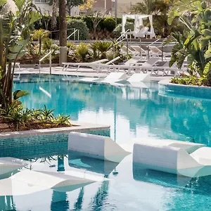 https://aqua-hotel-bella-playa-malgrat-de-mar.catalonia-hotels.com